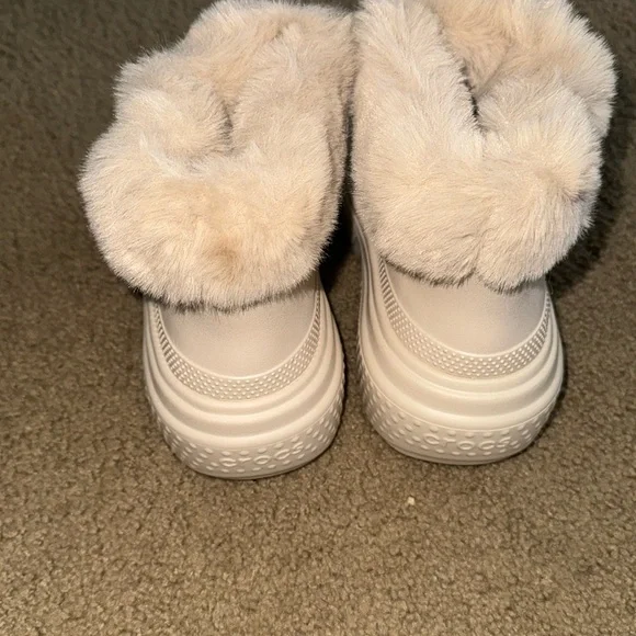 Crocs fur boots - Picture 3 of 9